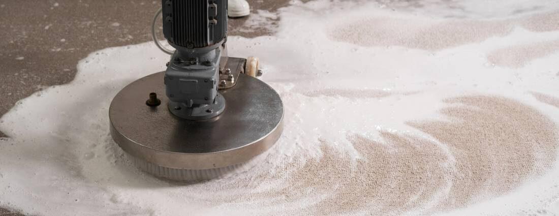 Hoe combineer je hogedrukreiniging met milieuvriendelijke schoonmaakmiddelen effectief?